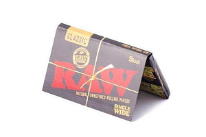 Black Classic Papers Single Wide by Raw